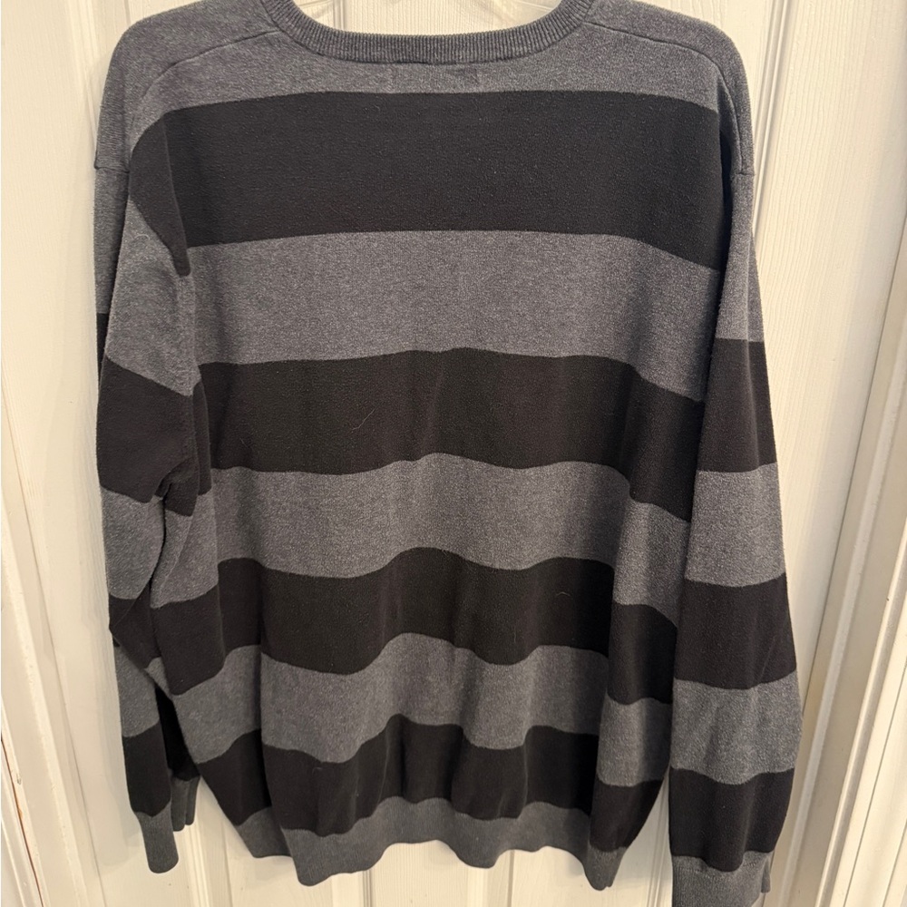 Black and gray striped Old Navy Sweater